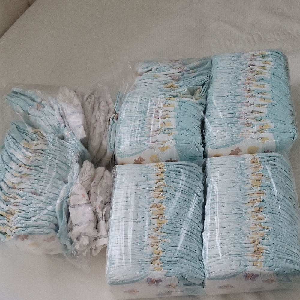 Lot Of Around 170 Diapers SIZE 1 Pampers - Picture 2 of 5